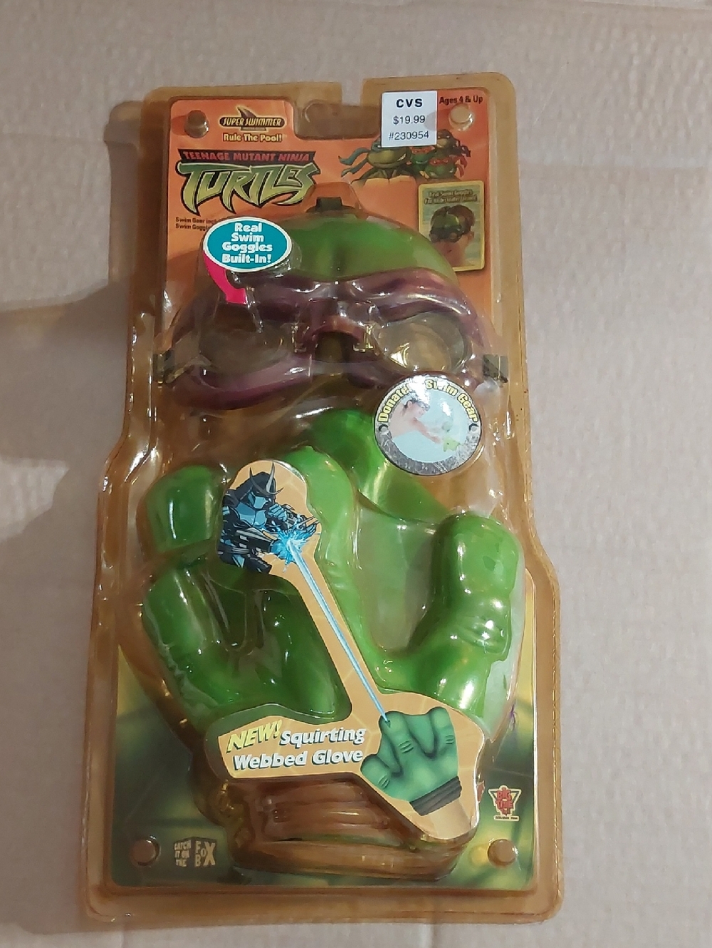 Teenage Mutant Ninja Turtles Vintage Green Squirting Webbed Glove with Goggles